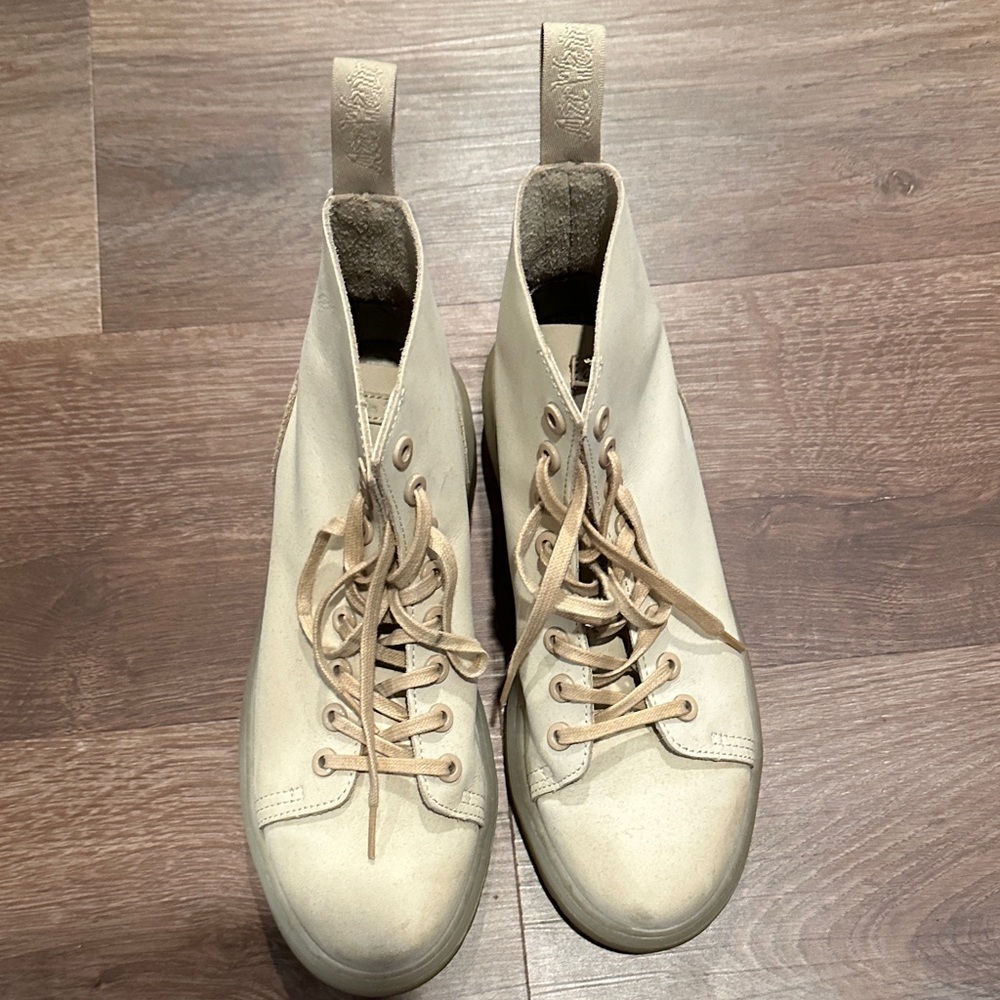 Dr. Martens Talib Boots Soft Leather Beige